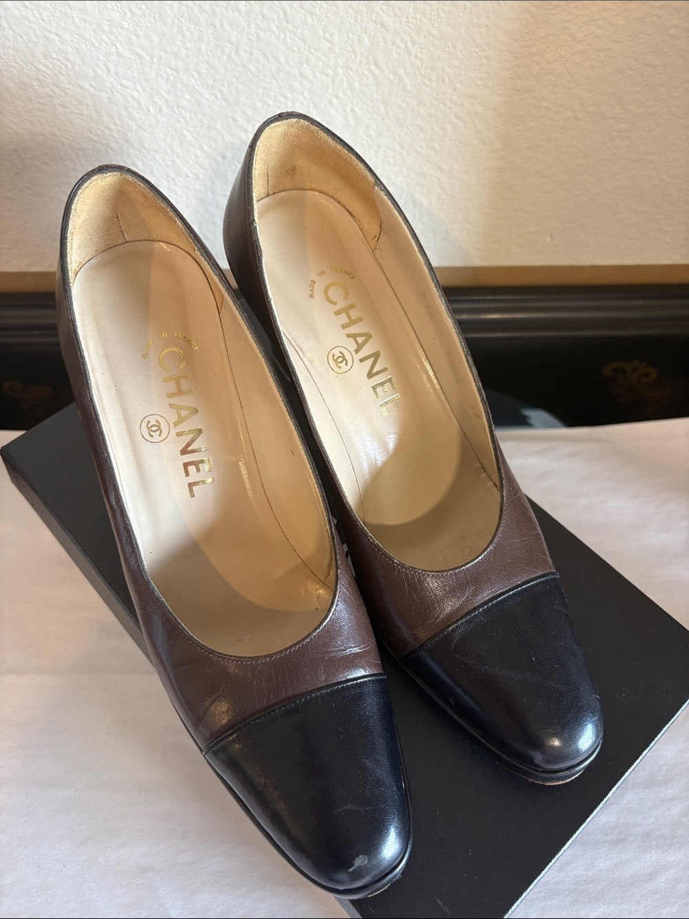 CHANEL Two-Tone Brown and Black Leather Cap-Toe Pumps - Picture 2 of 5